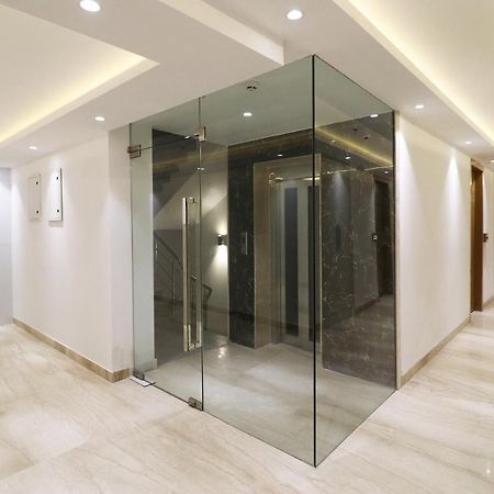 Capital O Hotel Star Inn Near Chhatarpur Metro Station Neu-Delhi Exterior foto